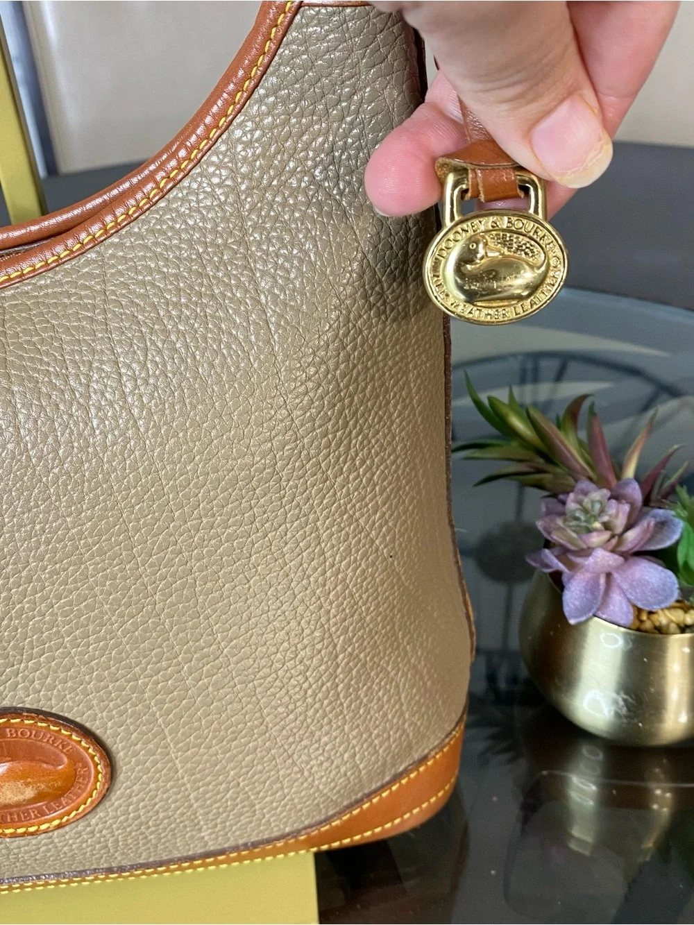 VTG Dooney & Bourke All Weather Leather Taupe Hobo Shoulder Bag British Tan